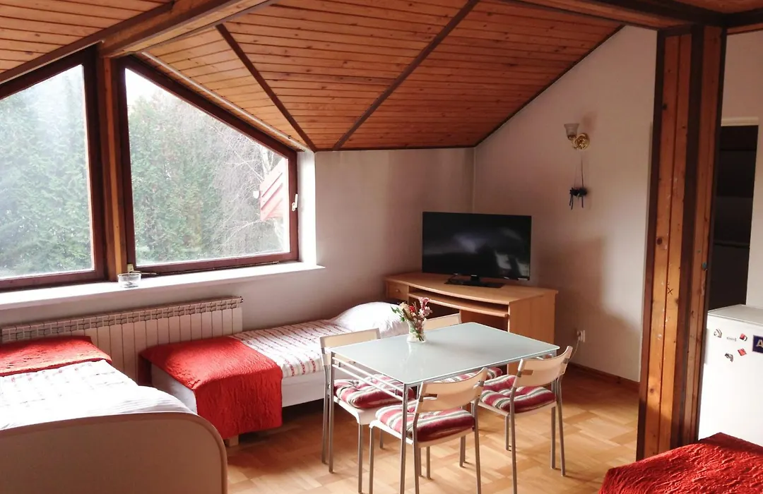 Green Country Hostel-1