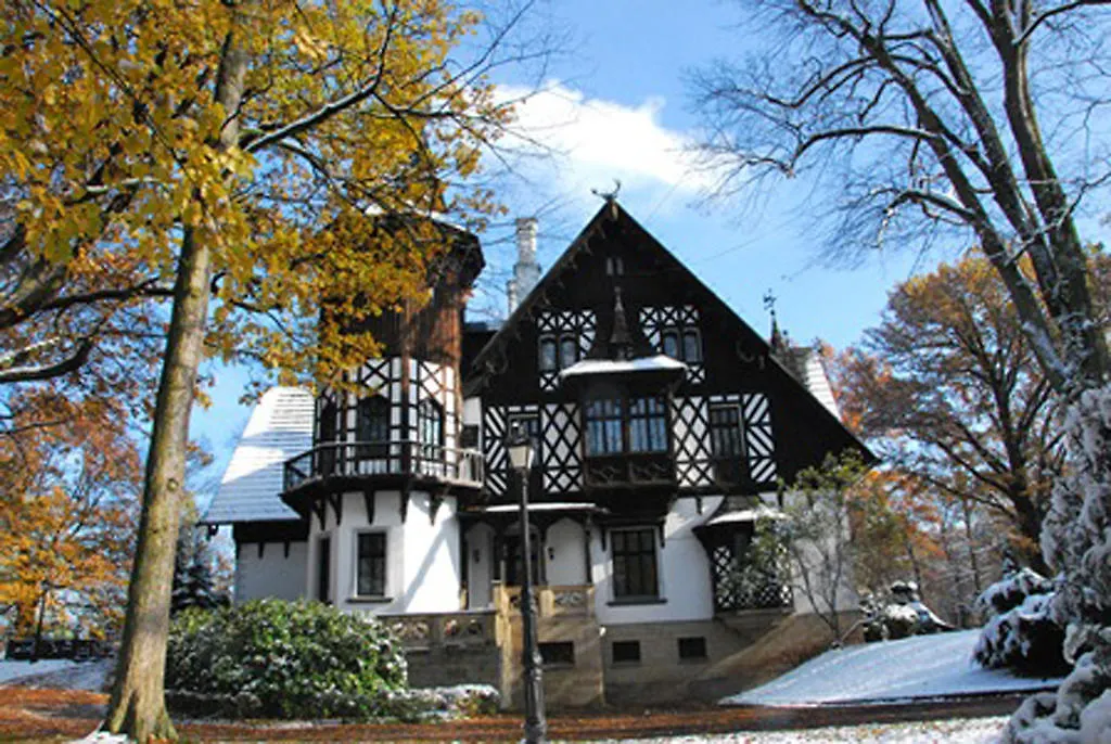 Hotel Noma Residence Zameczek Mysliwski Promnice-1