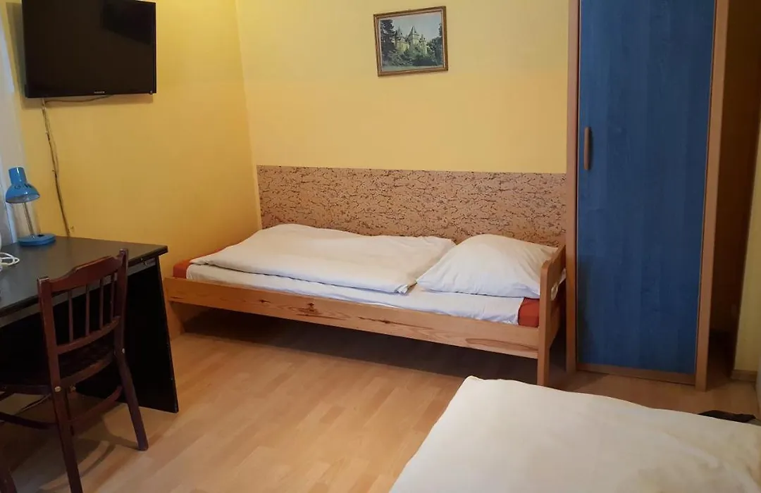 Hostel Poznań Petit-1