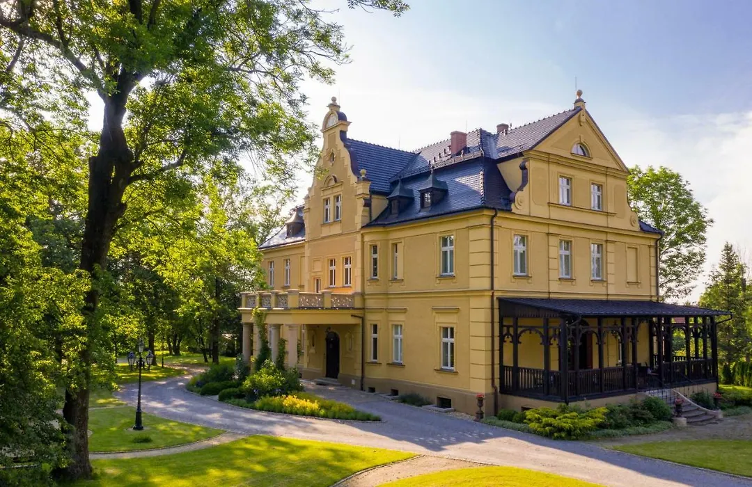 Pałac Gruszów-1