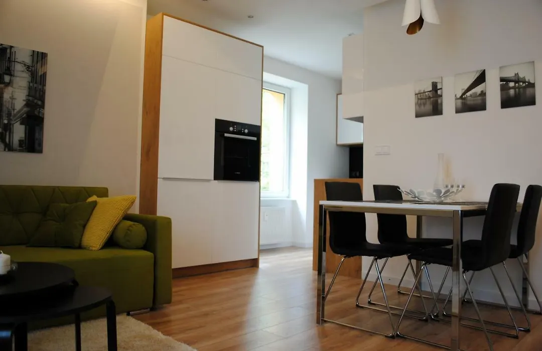 Apartament Zwycięstwa 98-1