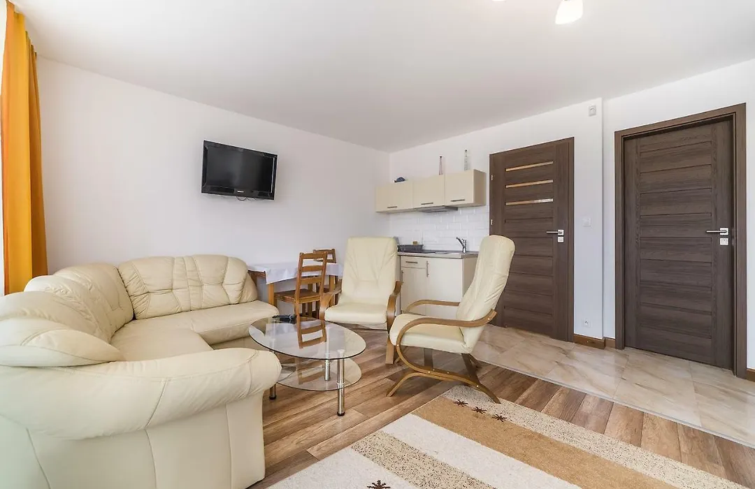 Pokoje I Apartamenty Poducha-1