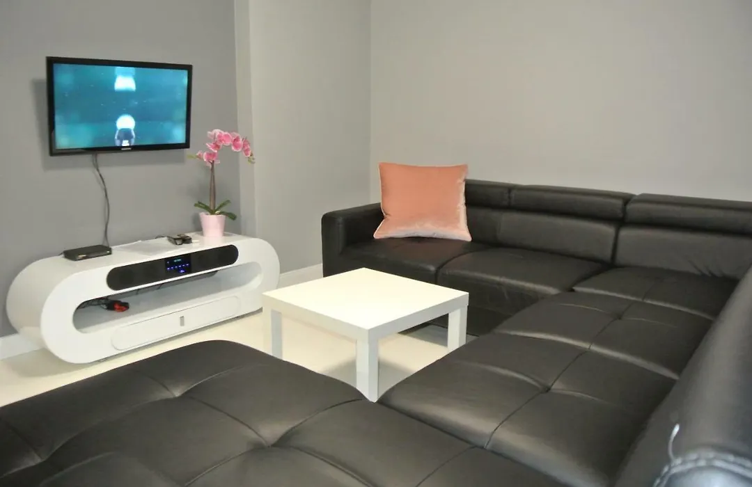 Apartamenty Centrum- Kochanowskiego -dawniej two-bedroom Apartment-1