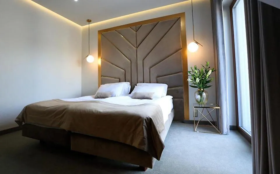 Hotel Biały Dom-1