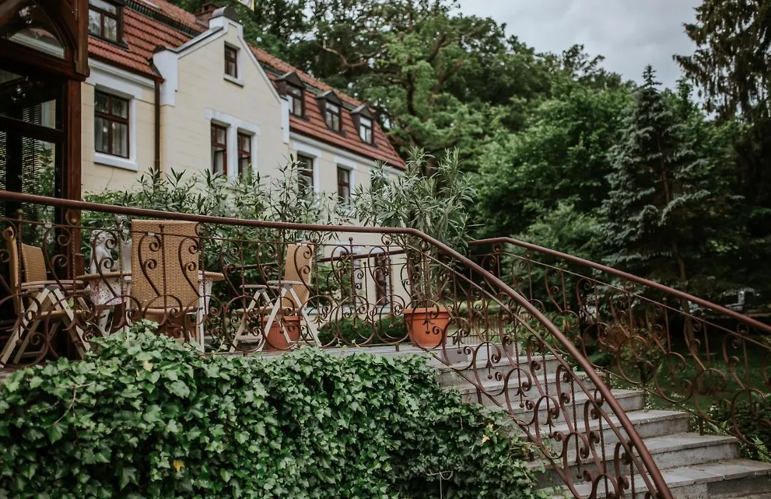 Hotel Bursztynowy Pałac-1