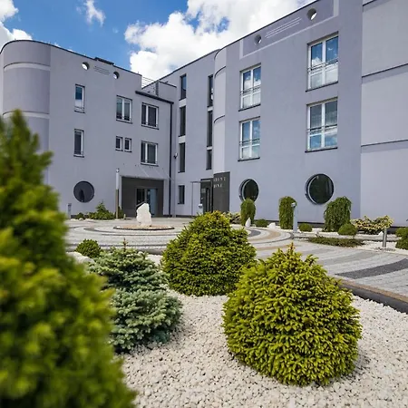 Resident Rene USTKA-2