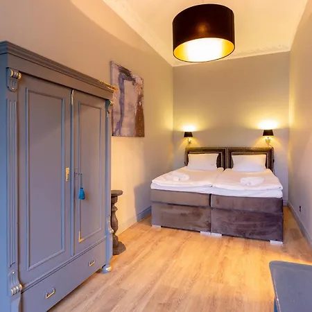 Art Premium Apart-2