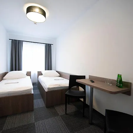 Hostel Sms Free Parking-2