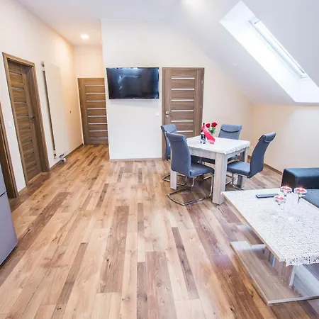 Dwór Skalny Apartamenty, Pokoje i Restauracja Karczma Skalna-3