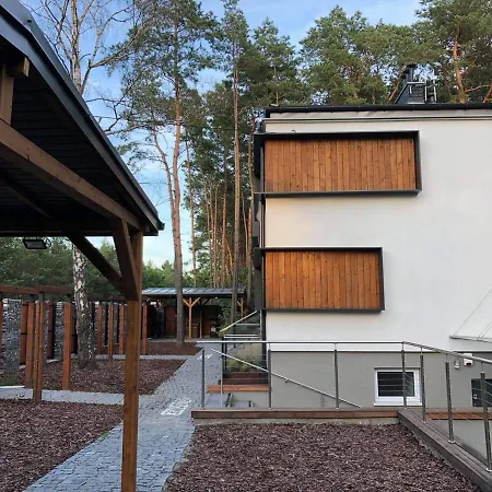 Luksusowa Willa Pod Lasem, Otwock - Shared Garden, Sauna, Wood Hot Tub Between Two Apartments ! Hot Tub Seasonal May To October-3