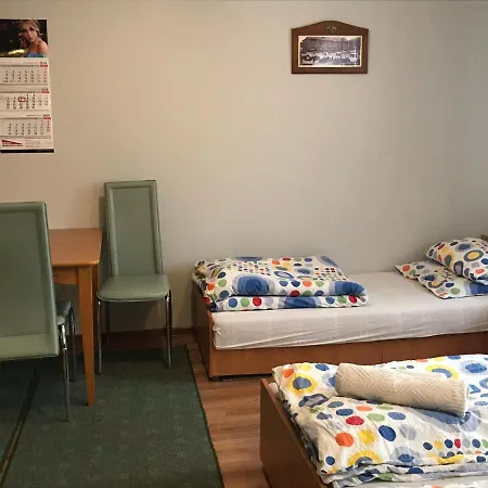 Stajnia pod Dębem-3