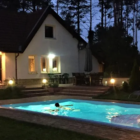 Dom Letniskowy na Kaszubach z podgrzewanym basenem-3