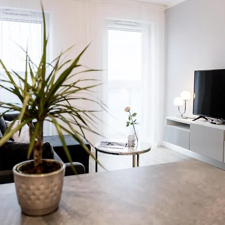 Lake View Apartment-Free Parking-2