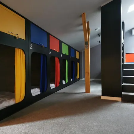 Kapsuła Hostel-2