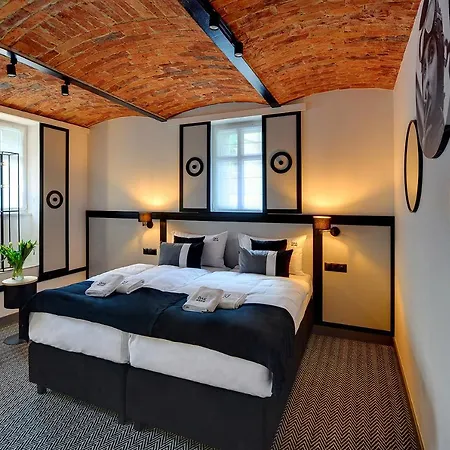 Restauracja RETRO&OAK ROOMS-3