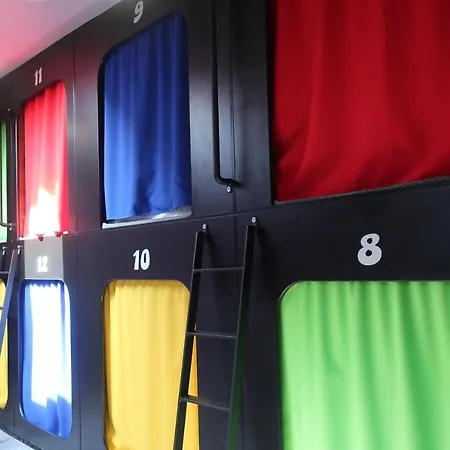 Kapsuła Hostel-3