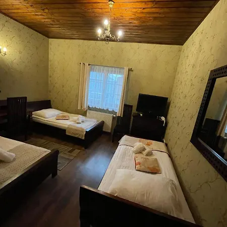 Hotel Tyrol i Restauracja Życie Gruzji-2