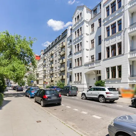 Apartment Kamienica Chełmońskiego 10 przy MTP by Noclegi Renters-2