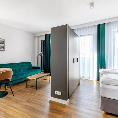 Apart House, Tylna 20-3