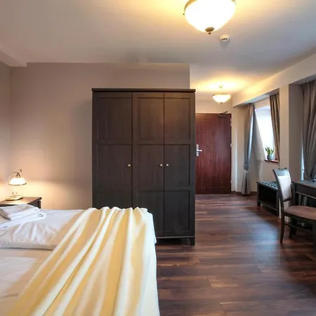 Zeppelin Apartments Simple Acomodation-3