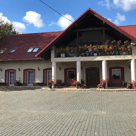 Arkadia Gościniec-klima,parking,ogród-3