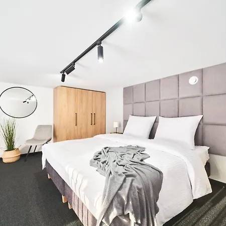 Na Fursie Apartments & Rooms-3