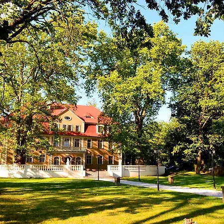Palac Brzezina-2