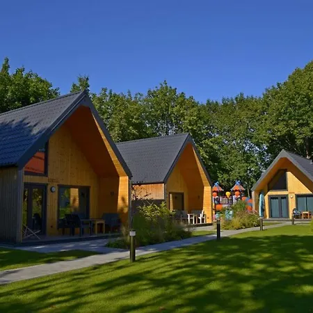 Ośrodek Wypoczynkowy Zapach Drewna Resort&Lake-3