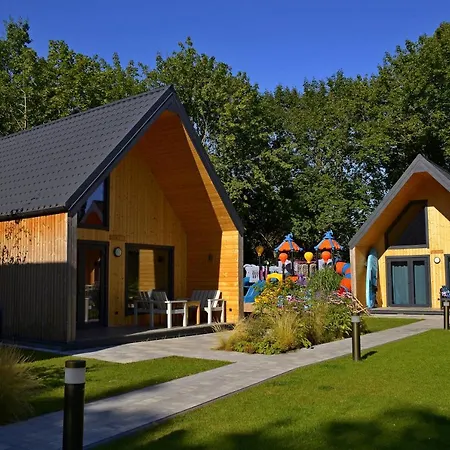Ośrodek Wypoczynkowy Zapach Drewna Resort&Lake-2