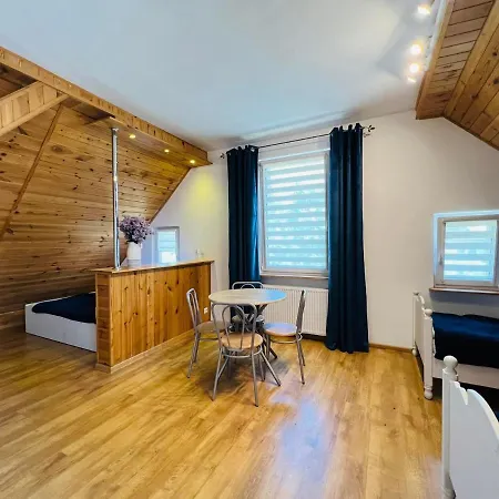 Dom Rodzinny "U Krysi"- Pokoje I Apartmanenty Z Lazienkami-2