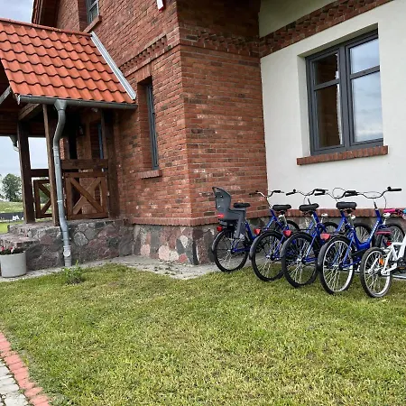 Mazurskie Wille - Willa Niebieska - 5 pokoi gościnnych w siedlisku na Mazurach z bezpośrednim dostępem do jeziora Dejguny oraz prywatnym basenem-2