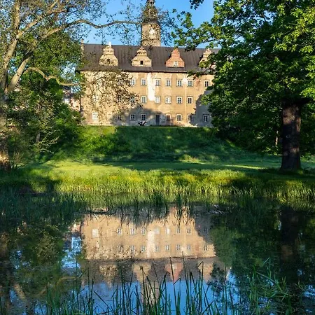 Pałac Gorzanów-2