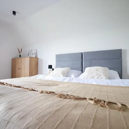 Hill House Apartamenty&Prywatny Domek-2