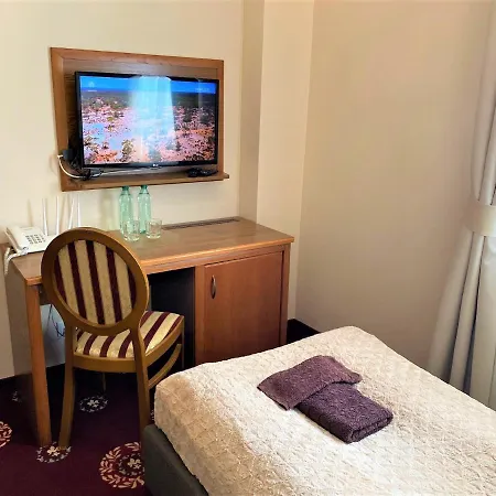 Hotel President-2