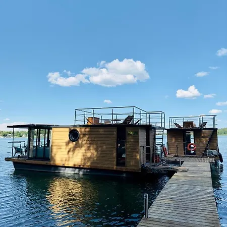 Domki na wodzie - Resort 36 Houseboats-3