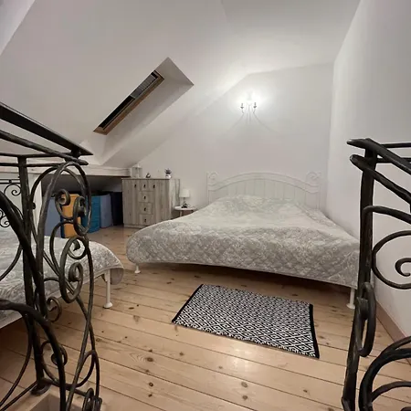 Dworek Hołny-3