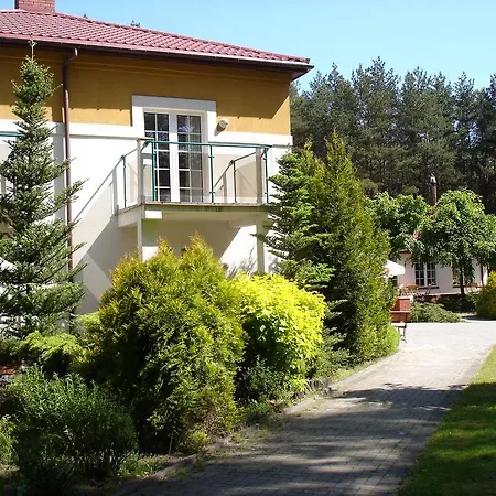Hotel Pod Sosnami-3