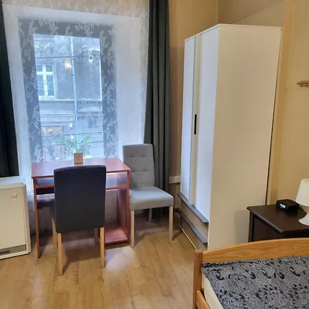 Hostel Gliwice Centrum Parking-2