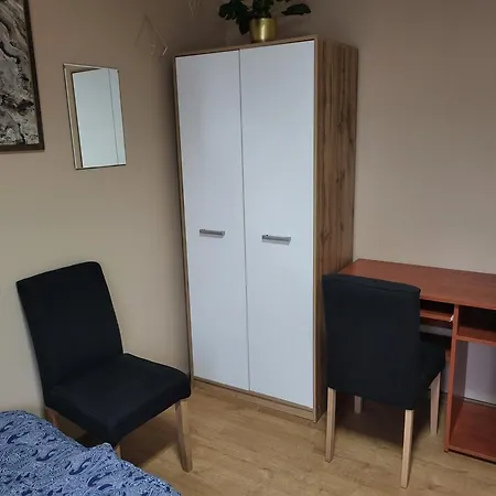 Hostel Gliwice Centrum Parking-3
