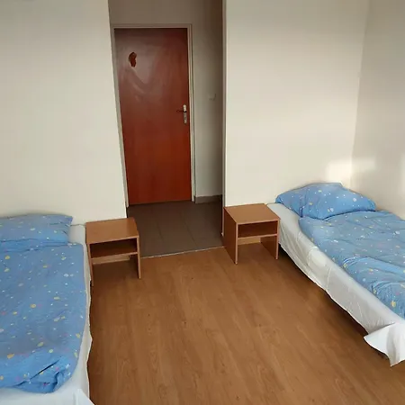 Tanie Noclegi Urzednicza-2