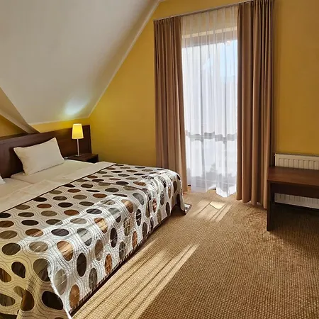 Pensjonat Crosna Spa-2