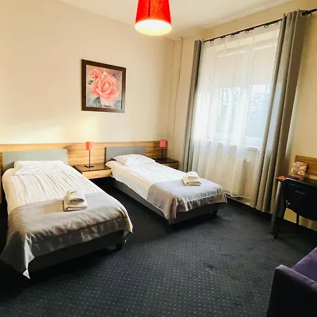 Hotel Seven 7-3