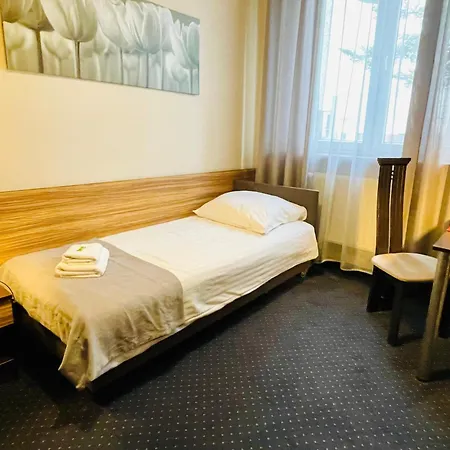 Hotel Seven 7-2