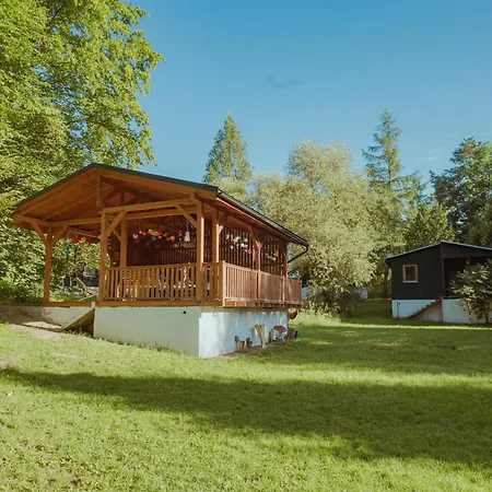 Pustelnia Supraśl - domki nad rzeką-2