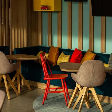 Hampton By Hilton Poznan Swarzedz-2