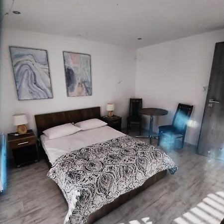 Holiday House-2
