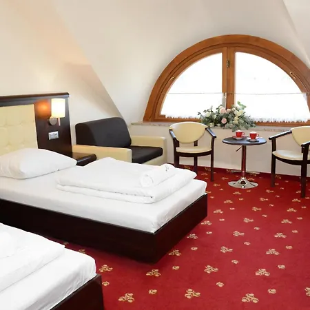 Hotel Świętokrzyski Dwór-3