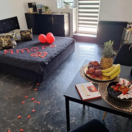 Apartament Złoty z Jacuzzi-2
