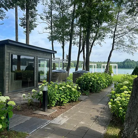 Oficerski Yacht Club Pacyfic-3
