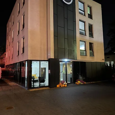 Hotel Parrot-3